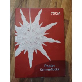   75 cm átmérőjű, fehér színű, papírból készült, hópelyhet formázó 3D-s karácsonyi dekoráció