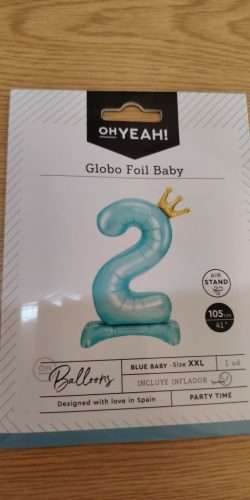 Oh Yeah! márkájú, világoskék színű, 2-es szám alakú, koronás álló fólia lufi (Size XXL, 105 cm)