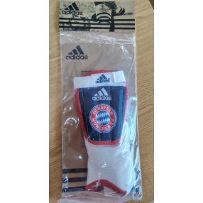 XS méretű, Adidas, FC Bayern sipcsontvédő, 1 pár